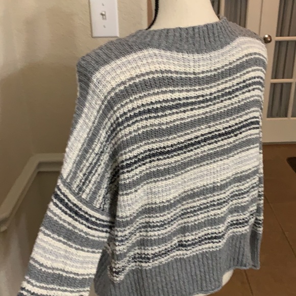 American Eagle Outfitters gray, white, black striped cropped knit sweater - Picture 9 of 17